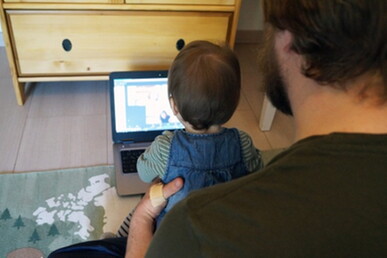 Spielideen für zu Hause PEKiP bringt Eltern online in Austausch
