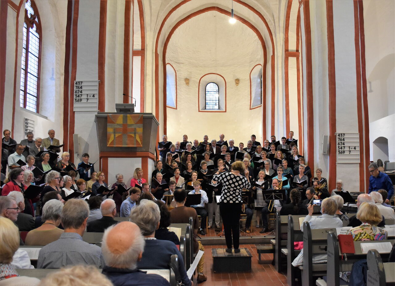 Die Kantorei Siegen feierte ihr 75-jähriges Bestehen am Sonntag mit einem festlichen Kantatengottesdienst in der Nikolaikirche