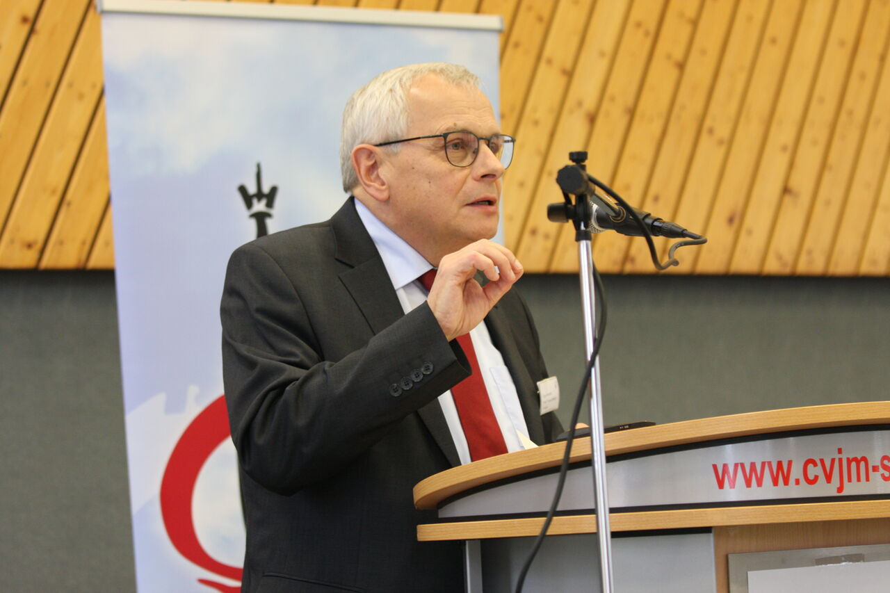 Superintendent Peter-Thomas Stuberg auf der Herbstsynode 2022 in Wilgersdorf.